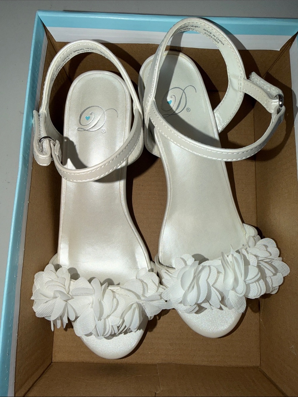Girls White Floral Ankle-Strap Sandals - Picture 7 of 7